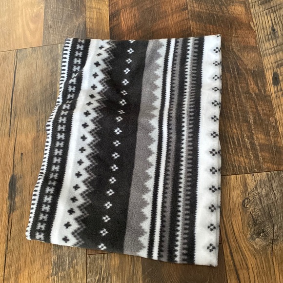 NWT old navy infinity scarf - Picture 1 of 4